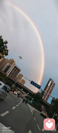 一、越己是对自己的重塑。每个人只有不断破除能力的边界，走出舒适区，才能拓展人生的宽度。

二、有的人即使取得了一定成绩，也仍然葆有开放的胸怀，虚心学习。保持空杯心态，敞开心扉接纳新知，你会发现，眼界变得更宽广了，人生的可能性也更多了。

三、人生旅途好比登山，辛苦到了半山腰，可以看到参天大树、满眼碧绿；如果不满足现状，继续迎难而上，抵达山顶，那目及之处皆是风景。越己，让你不断打破“心理高度”，获得不一样的视野和格局，理所当然，未来也必将可期。

美好的一天开始了！
早安，亲们！