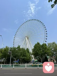 人格障礙：是在個體發育成長過程中，因遺傳、先天以及后天不良環境因素造成的個體心理與行為的持久性的固定行為模式，這種行為模式偏離社會文化背景，并給個體自身帶來痛苦，或貽害周圍。