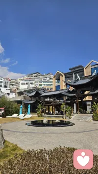 热暴力
在心理学的领域中，有一种现象被称为“热暴力”，它既不是物理上的伤害，也不是冷冰冰的冷暴力，而是一种通过持续的情感和心理压迫来实现控制和支配的方式。热暴力的存在往往难以察觉，因为它在日常的互动中隐藏得非常巧妙，但其对受害者的心理影响却是深远且持久的。配图