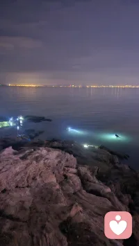 心理学家认为，在一般情况下，人们都不愿接受较高较难的要求，因为它费时费力又难以成功，相反，人们却乐于接受较小的、较易完成的要求，在实现了较小的要求后，人们才慢慢地接受较大的要求，这就是“登门坎效应”对人的影响。