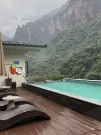 總問(wèn)TA愛(ài)不愛(ài)我不如問(wèn)我在這段關(guān)系里喜不喜歡自己。好的愛(ài)情會(huì)讓你更欣賞鏡子里的自己。配圖