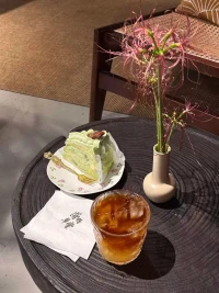 總翻舊賬是因為新問題沒解決。定期做情感復(fù)盤，別讓小石子滾成攔路石。配圖