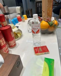 爱情需要定期断舍离，清掉猜忌、比较、控制欲，才能腾出空间放信任。配图