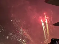 心理学家弗洛伊德指出：“没有所谓的玩笑，所有玩笑都有认真的成分”，这类调侃常暗含占有欲或安全感需求。配图