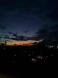 正是因为说不上来喜欢哪里，才是爱，如果能明确的说出来，那是价值交换.配图