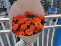 一朵花是不需要花店的，
是花店需要花。配圖