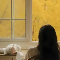 ??分享一個【思緒整理術】
感覺煩躁的時候…
把煩心事想象成天上的云  
給每朵云取個名字：  
'工作云'、'關系云'、'未來云'...  
看著它們慢慢飄過  
不做評判 只是觀察配圖