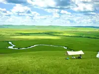 喜欢，那就继续处，
        不要设限是朋友或是恋人，
        不要试图抓住关系，
        而是享受缘分，
        走到哪都是奖励。
山林从不向四季起誓，枯萎随缘

被这段话治愈啦🎈