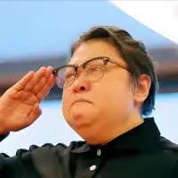 第二型

优点

- **富有同情心**：能够深刻理解他人的感受。

- **乐于奉献**：愿意为他人付出时间和精力。

- **人际关系强**：善于建立和维护亲密关系。

缺点

- **过度依赖他人认可**：可能因得不到回报而感到失落。

- **忽视自我需求**：长期忽视自己可能导致身心疲惫。

- **控制欲**：有时会通过帮助他人来间接控制关系。配图