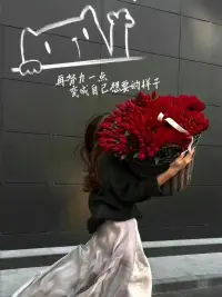 人生就是場體驗，你要盡興，不論風(fēng)雨多大，都要有讓自己快樂的能力。配圖
