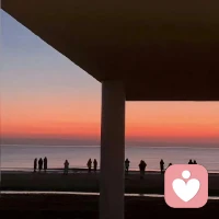 先解決心情，再解決事情，生活本不苦，苦的是我們欲望太多，人心本不累，累的是放不下的太多。配圖