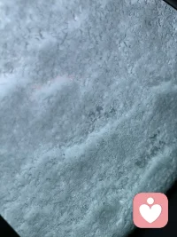 ❄️2025最后一场雪｜和过往和解，向2026奔赴
2025的收尾，被一场温柔的雪包裹住啦～
 
雪花簌簌落下，像给一整年的故事画上留白的句号。那些遗憾、疲惫和未完成，都随着积雪悄悄消融，过往皆为序章，不必回头纠结。配图