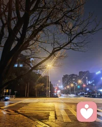 精神内耗，
其实也是一种积极情绪，
它的某种程度，
是在寻找一种人生出口。