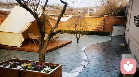 被原生家庭“吸血”的女孩：你不必活成别人的期待