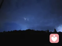 外面雨好大，似乎有好多好多的心事嗒嗒嗒配圖