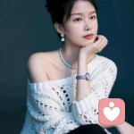 左耳的头像