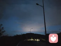 夜幕降臨你在想什么，我在等你。配圖