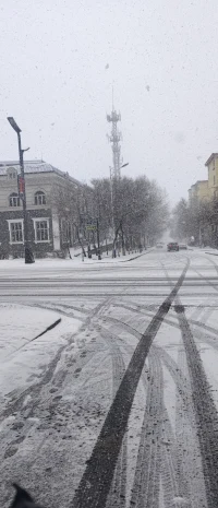 南方已經(jīng)花紅柳綠，我們北方還在大雪紛飛。人的一生也就是這樣，當(dāng)你選擇什么樣的生活就要接受什么樣的命運(yùn)配圖