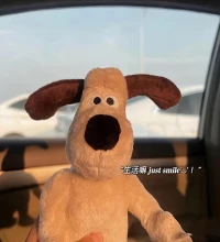 如果不开心,那就吃点喝点,
心和胃总得有一个是满的配图