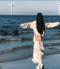 今天比昨天更快乐，也是一种浪漫呀