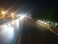 人生的赛道上，遥遥领先固然重要，但漫步也有随路的惊喜，比终点线更重要的是里程碑，只要你步履不息，终会到达千里之外的彼岸，与理想拥个满怀。配图