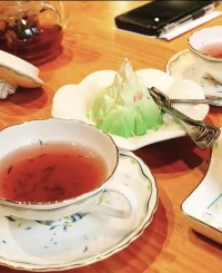 我們要在述說中直面自己的內心，在表達中思考人生的課題配圖
