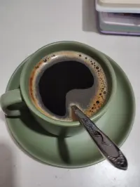 忙碌和黑咖，是治愈一切的解藥。配圖