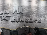 爱情不会永远保持最初的热烈，生活也充满了妥协和牺牲。尊重人性，才能更好的去爱、去获得爱。配图