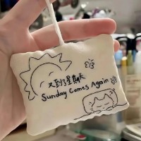 人活着，其实就是一种心态，你觉得快乐，幸福就无处不在，你为自己悲鸣，世界也将灰暗。配图
