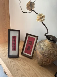 富婆打小三也是懲惡揚善

小三本來就不是正道，這是破壞人人家家庭的毒瘤。

所以剛接觸我的富婆滿肚子憤恨要去打小三，我一般不會堵，讓他去撕，去打，總比憋死了強。

先出一口惡氣再說，女人，很多都是憋屈死的，把氣出了，我再慢慢帶你活出來。

對什么人用什么手段，打小三什么手段也不為過。

但是現在很多原配還沒有小三蠻橫，被小三活活嚇下去了，這就是劣幣驅逐良幣。

原配們不要怕，打小三，撕小三就是正道，前提是不要把自己搞得難受，痛苦，疾病，滿肚子怨氣。配圖