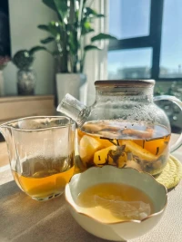 “日日行茶，日日是好日”

最美好的，莫過于陽光正好，茶香飄起，心有暖意配圖