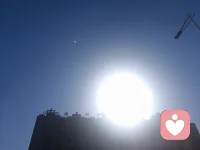 人生四句话：
与你何干，与我何干，关你屁事，关我屁事配图