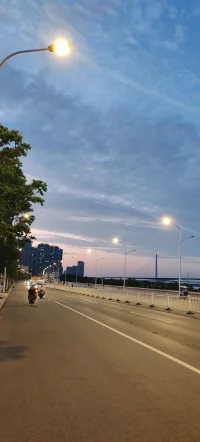 什么是你的？这世上属于你的东西只有两样：一个是快乐，一个是健康。如果你把这两样东西都弄没了，那么你的人生基本上就是一无所有。