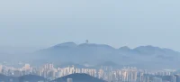虧欠過你的人，會(huì)代你受災(zāi)。 凌辱你的人，會(huì)替你受業(yè)。 壓制你的人，會(huì)為你蒙難。 失信于你的人，會(huì)幫你擋禍。 善惡有報(bào)償，大道有公義。 你只需秉持良善，無須怨憤他人。 怨憤會(huì)殃及自身，把一切交予歲月。配圖