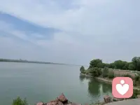若你无法爱自己
所有对他人的爱
都将是痛苦的索取
         卡尔.荣格配图