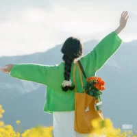 在我们决定投入某个任务或计划时，一般都会想到物料成本、人力成本等支付成本，但总是会忽略其中最不可忽视的成本，既时间成本，它往往是最大的成本，同时由于时间是具有排他性的，所以这就限制了你在单位时间里的产出，如果你什么都想做，那真的可能什么都做的不怎么样。慎重使用时间成本，它属于有限资源，且过期作废。配图