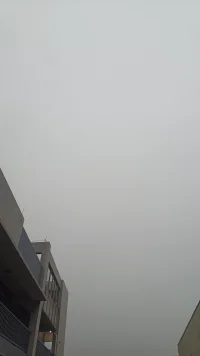 以為是霧蒙蒙的天[恐懼]
?以為是逆行的路[裂開]
?以為是牛馬的一天[驚恐]
?你錯了[咒罵]
要下班了，?放假啦，要過節了
是自由的味道啊配圖