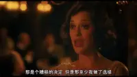 如何與強勢伴侶建立平等溝通：維護自身權(quán)益的3個關(guān)鍵步驟

1.?明確溝通目標(biāo)：平等對話而非對抗

家庭關(guān)系中沒有絕對的對錯，但健康的婚姻需要雙方被尊重。每個人在自己的角度上都是對的，而我們要自己做決定的原因是感覺在家里有地位、被尊重，心里舒服。主張權(quán)利的核心不是贏，而是讓自己在關(guān)系中感到被重視、有選擇權(quán)。

你的感受和需求同樣重要——這是建立平等關(guān)系的基礎(chǔ)。

2.?感性表達+堅定立場：用我信息代替對抗

當(dāng)伴侶表現(xiàn)出強勢時，避免指責(zé)（如你總是...），轉(zhuǎn)換為：我感到...我希望...的句式表達：
不用絕對化語句：你從來不問我意見！??
?可以這樣說：我希望有些決定能由我們共同商議，這樣我會更安心。

溝通技巧：??
先認(rèn)可對方的出發(fā)點（我知道你是為了家庭好）??
再陳述自己的需求（但我需要在這個問題上保留選擇權(quán)）??
最后提出具體請求（下次我們可以一起討論嗎？）

3.?設(shè)立清晰邊界：溫柔而堅定的拒絕藝術(shù)

健康的親密關(guān)系需要界限。當(dāng)面臨控制時，可以明確表達底線：這件事對我很重要，我需要自己做決定。??
解釋原因：因為這關(guān)系到我的職業(yè)發(fā)展/個人價值觀...??
提供替代方案：如果你擔(dān)心結(jié)果，我們可以一起分析利弊，但最終選擇權(quán)在我。

～～～親密關(guān)系心理學(xué)小筆記～～～配圖