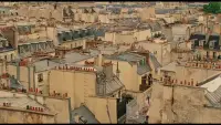 心理學(xué)的4種穩(wěn)態(tài)訓(xùn)練法是什么（一）

抓住關(guān)鍵、接納現(xiàn)狀、想象未來——普通人突破心理卡點的4個底層能力


我們知道，心理學(xué)的核心思想是研究人們捉摸不定的內(nèi)心，但內(nèi)心的東西并不是一個人隨心所欲、說變就變的。所以，我們需要刻意訓(xùn)練自己的4種能力，讓心理學(xué)成為人生的正向航標(biāo)。

首先，理解了穩(wěn)定性的概念，我們在生活中就要訓(xùn)練自己抓大放小的能力。也就是說能分辨什么是“大”事或者重要的事。

在心理學(xué)的領(lǐng)域里，大事往往是那些整體的、有長期持續(xù)性的趨勢；小事則是心血來潮，來得快去得也快的那種。比如，小黃晚上睡眠不好，是不是大事呢？這要看小黃是一天沒睡好，還是一個月有二十天都睡不好。很顯然，如果小黃一個月有二十天都睡不好那就是“大事”。反過來，假設(shè)小黃一個月只是一兩天沒睡不好，那就不是什么事兒，因為它不會影響小黃正常的生活。這就是抓大放小的意思。

其次，練習(xí)過程分析能力

這個能力就是要把特定的心理狀態(tài)，看成一個穩(wěn)態(tài)變化的過程，去分析：“哪些因素限定了它沒有變得更壞，或者也沒有變得更好？”

比如一個人上班遲到了，我們分析原因，很容易看到是路上堵車，或者出發(fā)時有什么臨時狀況，這都是“這次遲到”的促發(fā)原因。但如果一個人總是遲到，你就要分析：他是怎么維持這種習(xí)慣的呢？或者反過來講，他既然能控制自己，為什么就不能再提前一點出發(fā)呢？我們仔細(xì)琢磨，會發(fā)現(xiàn)這里面有很多微妙的心態(tài)和原因。它好像是一張看不見的網(wǎng)，隱蔽又穩(wěn)定地約束著變化的范圍。

這也讓我們知道，穩(wěn)定不是一件天經(jīng)地義的事，如果它一直不變，肯定是有人做了什么讓它保持穩(wěn)定。

未完待續(xù)

～～《李松蔚.心理學(xué)通識》小筆記～～配圖