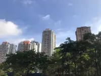 “人一輩子首先要解決人與物的關(guān)系，再解決人與人的關(guān)系，最后解決人與自己的關(guān)系。只是，最后一條最難?！?
梁漱溟---《人生的藝術(shù)》配圖