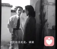 为什么内隐态度如此危险？

——接上篇——

因为它会“自我实现”

还记得我们之前学习过的“自证预言”吗？内隐态度就像是给自证预言装上了自动驾驶系统。

假设一位老师内心深处认为某些学生“不够聪明”（尽管她口头上从不承认），她会：
• 不自觉地减少对这些学生的提问（假设先行）
• 更多地注意到他们答错的时候（证据裁剪）
• 给予更少的鼓励和等待时间（付诸行动）
• 最终，这些学生真的表现得不如其他学生（结果验证）

这就解释了为什么内隐态度不仅是“想法”，更是一种“磁力场”，它会悄无声息地将我们的人生吸附到它认定的方向。

如何摆脱内隐态度的影响？


第一步：承认“我可能有偏见”这是最难，也最重要的一步。

心理学家提醒我们：“能看到的偏见不可怕，可怕的是不知道自己有偏见，却在被偏见影响。”

当我们承认自己可能是偏见的“携带者”而非“创造者”，才能真正开始审视内心。这不是道德审判，而是对自己认知盲区的诚实探索。

第二步：有意识地收集“反例证据”

如果你发现自己对某个群体有内隐偏见，不妨刻意寻找与该群体相关的、与你预期相反的正面例子：

• 如果你潜意识里认为“女司机”技术不好，可以留意那些开出租、开公交的女司机。
• 如果你觉得“脆弱”是软弱的表现，可以想想那些敢于示弱却依然成功的领导者。
• 如果你对某个地区的人有刻板印象，不妨深入了解几个来自该地区的个体故事。



第三步：回归个体化视角

内隐态度的核心问题在于“以标签代人”。要破解它，最有效的方法是练习“个体化视角”：

不要问：“他是哪里人/什么职业/什么性别？”而要问：“他是一个怎样的人？有什么独特的故事？”

当我们开始欣赏每一个人的“特别”，那么，对人的“标签化”自然会褪色。


写在最后

每个人都有不同程度的内隐态度，这是人类认知的天然局限。真正的智慧不在于完全没有偏见，而在于能保持对自身偏见的觉察与修正。

正如心理学家荣格所说：“直到你让潜意识成为意识，它将指导你的生活，而你称之为命运。”

你是否也曾发现过自己的一些内隐态度？让我们一起觉察与反思，慢慢打破偏见的牢笼。

～～～心理学笔记～～～