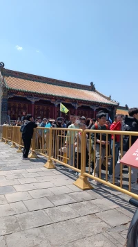 岁月催人老啊，这遥想当年都能数字背
 
予观夫巴陵胜状，在洞庭一湖。衔远山，吞长江，浩浩汤汤，横无际涯；朝晖夕阴，气象万千。此则岳阳楼之大观也，前人之述备矣。然则北通巫峡，南极潇湘，迁客骚人，多会于此，览物之情，得无异乎？
 
原来也都在遗忘中了配图