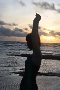 朱广权曾说过

旅行就是世界很美，而我正好有空，返程就是图片内存已满，而我还走得动～
回眸旅行的打卡地，淋过花木潇潇雨，吹过亭台淡淡风，赏过岸芷汀兰，也看过锦鳞游泳，鹰击长空……配图