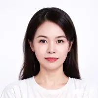 愛的核心不是毫無保留地付出，
而是被看見。
是能看的見自己，
也看的見對(duì)方。
這種看見不是表象，
而是能夠透過表象，
看到對(duì)方的內(nèi)里。