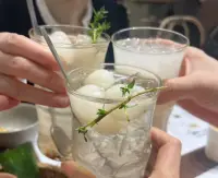 “自主”的核心，就是讓人在做事時，內(nèi)心深處能有一個聲音在說：“這是我自己的選擇。”?無論是教育孩子、管理團隊，還是經(jīng)營我們自己的人生，只有讓這個聲音響亮起來，都會像一株被陽光照著的小植物，慢慢長出屬于自己的枝葉，茁壯而帶著喜悅。