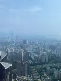 真正的強大，不是抵御萬物。
而是允許萬物穿過自己，允許鋒芒被挫鈍、棱角被打磨即使經(jīng)歷滄桑，
依然能溫柔地活著讓每一段經(jīng)歷穿過你、成全你、雕刻你而不是困住你、定義你