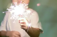 如果你常常感到疲憊，代表你一直努力前行；
如果你常常感到孤獨，代表你內心豐富且獨立；
如果你容易焦慮，代表你對未來充滿期待；
如果你總是猶豫不決，代表你想盡善盡美；
如果你追求完美，代表極高的自我要求；
如果你害怕改變代表你珍惜當下的穩定；
如果你常常感到迷茫，代表正在尋找真正的方向；
任何一個看似消極的狀態背后都藏著一份積極的力量配圖