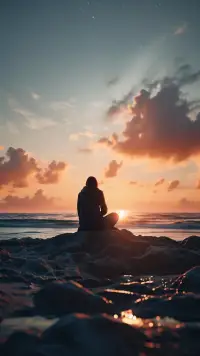 有时候我们自以为的低谷，可能仅仅是一个小土坑，抬头看看太阳，给自己迈出去的勇气。配图