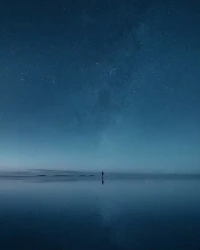 時間會給我們答案，
在細(xì)水長流的日子里，
不說永遠(yuǎn)，只說珍惜。