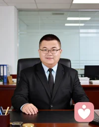 “成长哪有固定节奏？允许自己停步，允许花开得晚些。你的节奏里藏着自己的力量，不必追谁的时间表。晚安，慢慢来。”配图